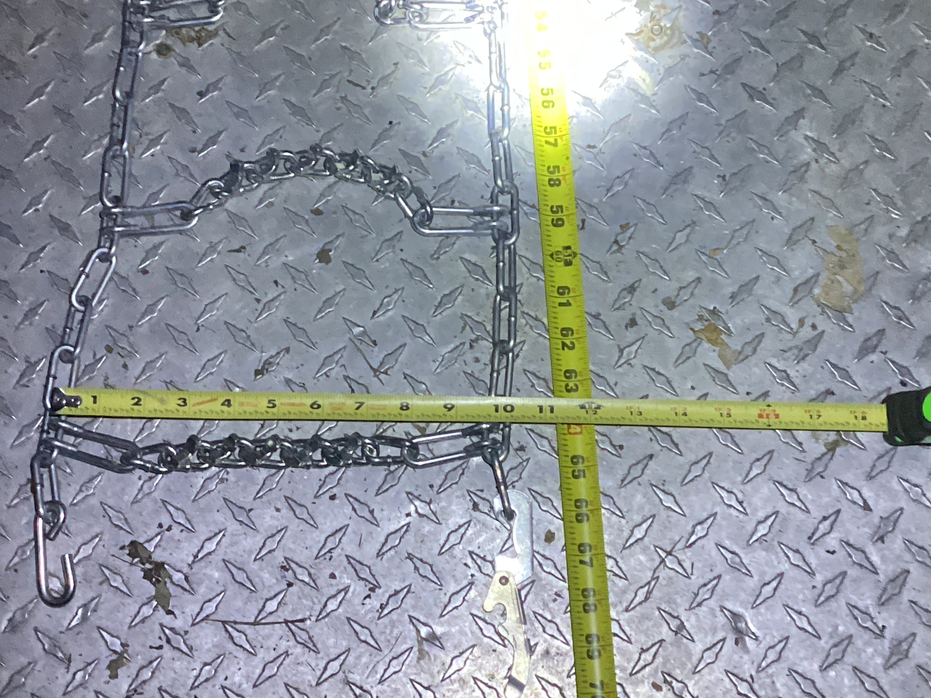 15 Inch Tire Chains from the Peerless Chain Company for Radial or Regular Tires 1817-10-1 (3 pieces)