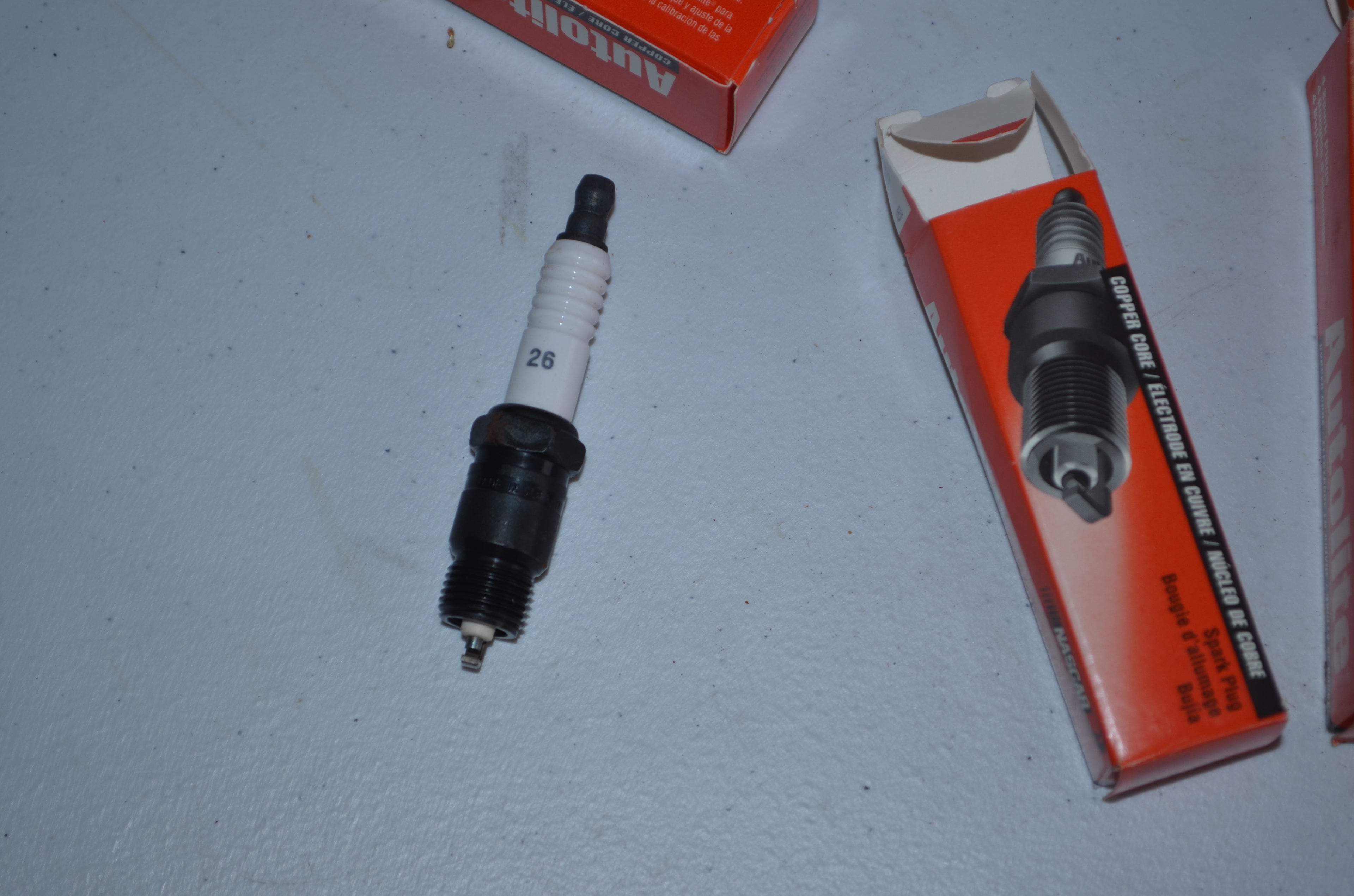 Autolite # 26 Chevrolet, Dodge and Pontiac Spark Plugs Copper Core NOS Vintage Genuine OEM