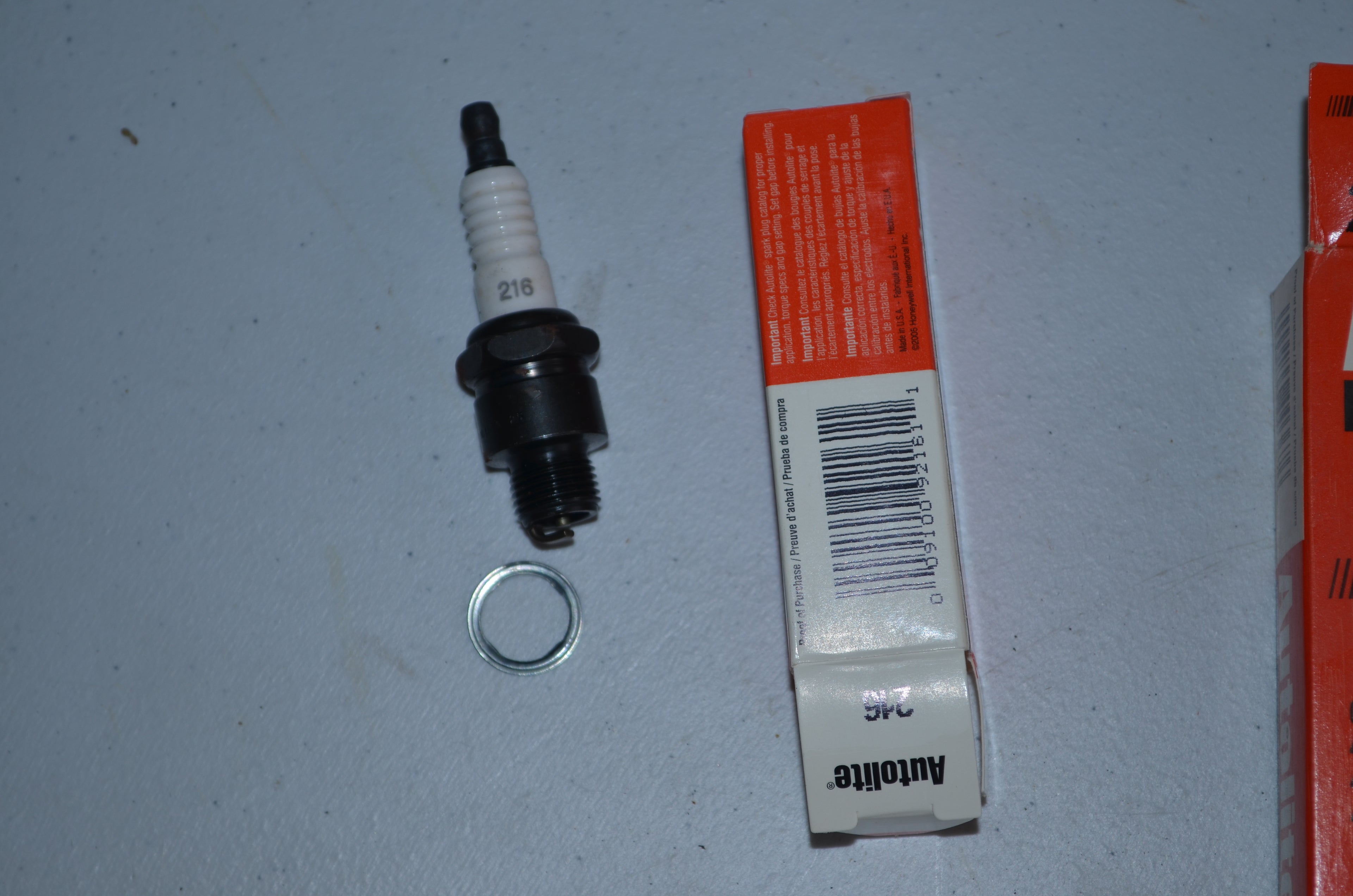 Ford tractor Autolite # 216 Spark Plugs Copper Core NOS vintage Genuine OEM