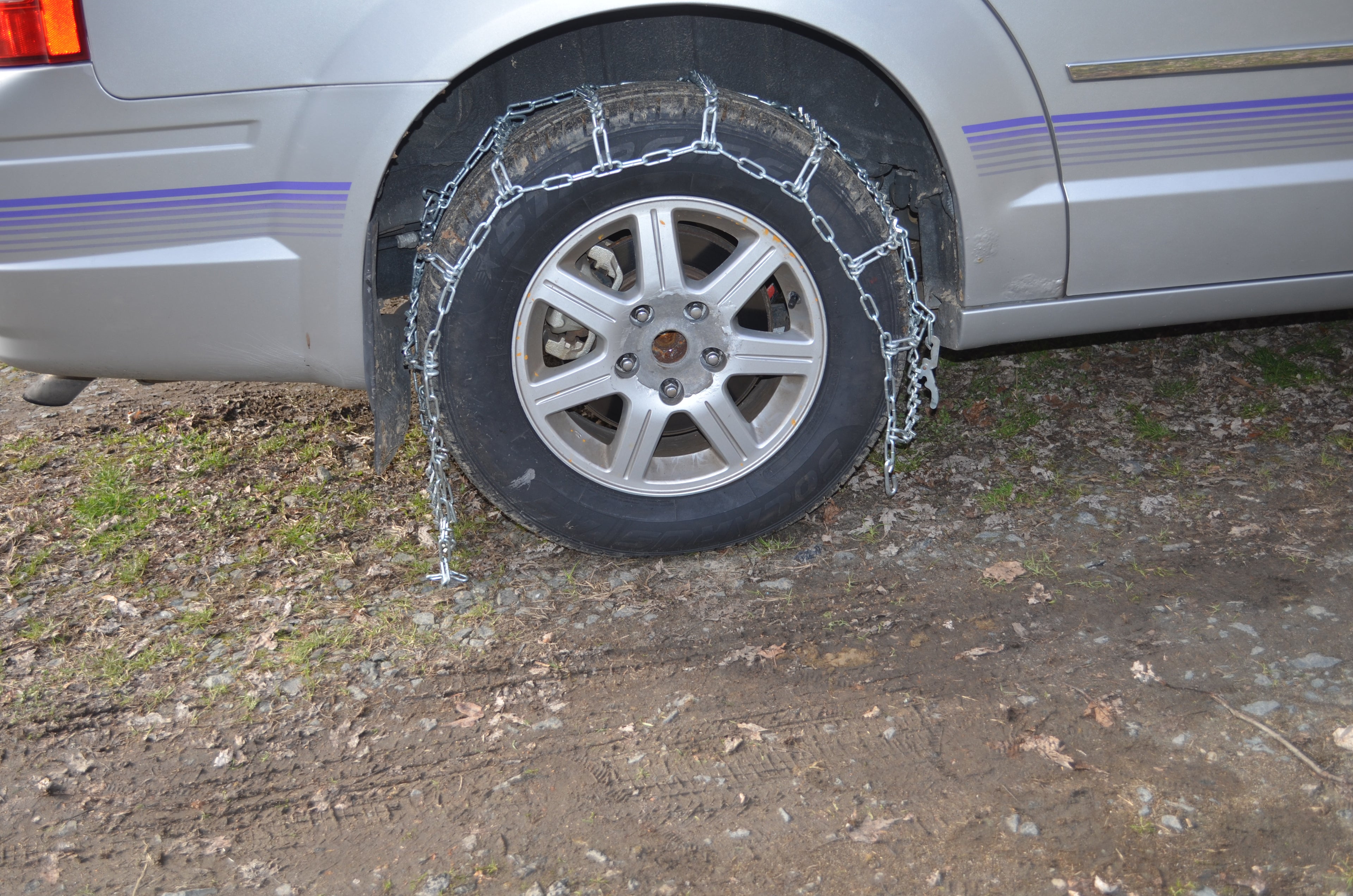 15 Inch Tire Chains from the Peerless Chain Company for Radial or Regular Tires 1817-10-1 (3 pieces)