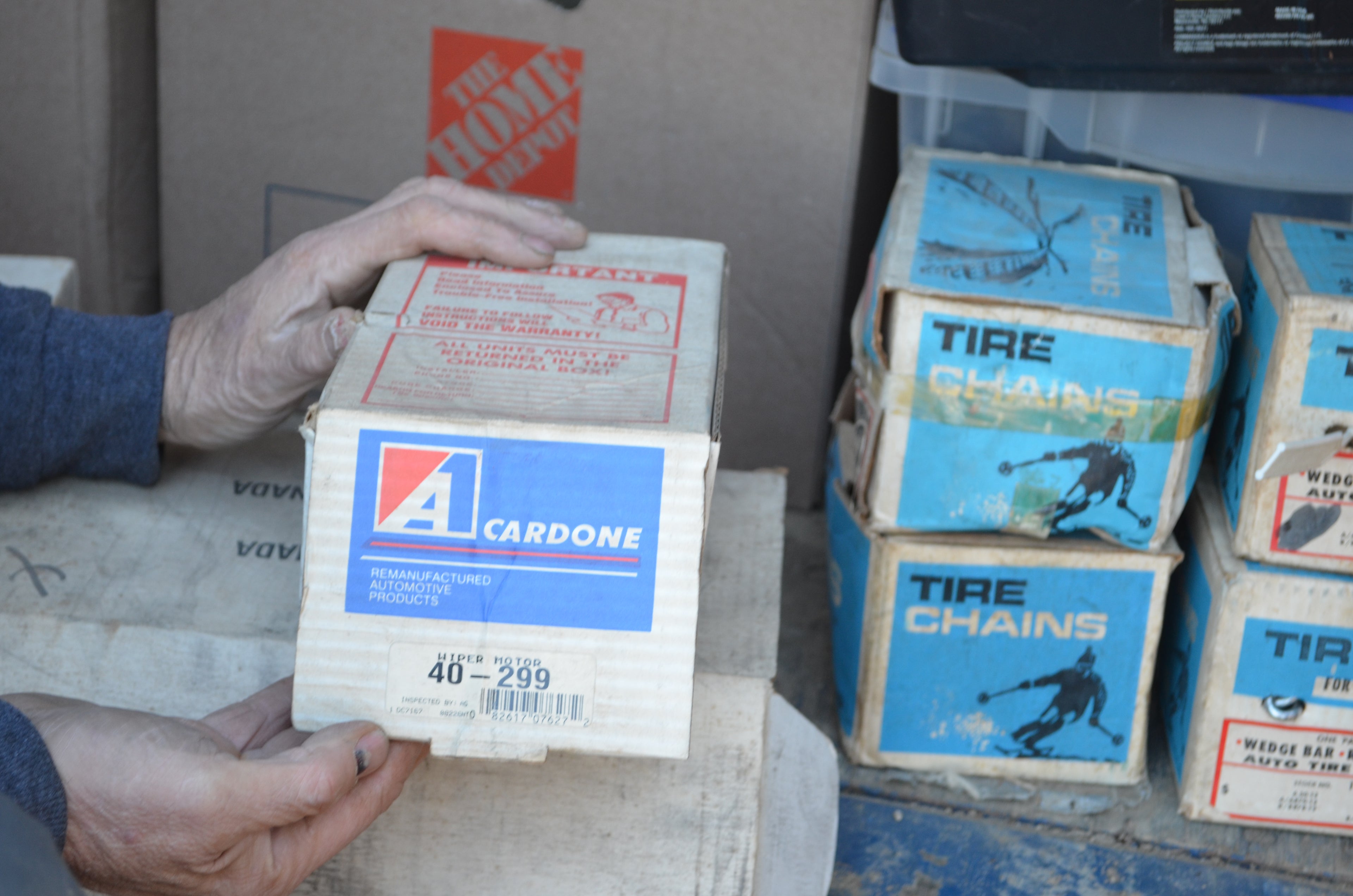 1996 ford truck Vintage windshield wiper motor re-man by Cardone in the USA