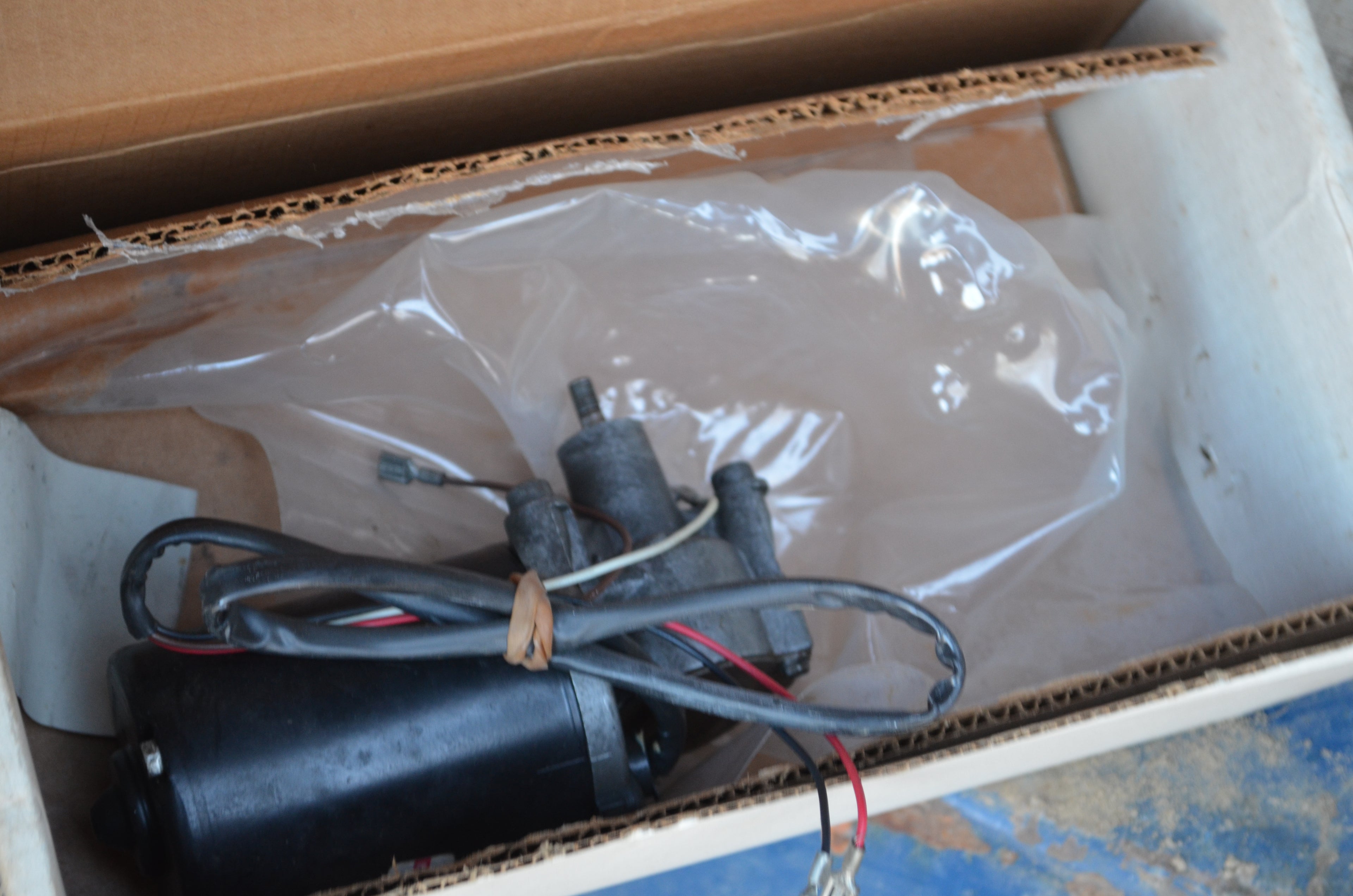 1970 Lincoln Mark 3 Windshield Wiper Motor Vintage 40-258 Cardone Remanufactured