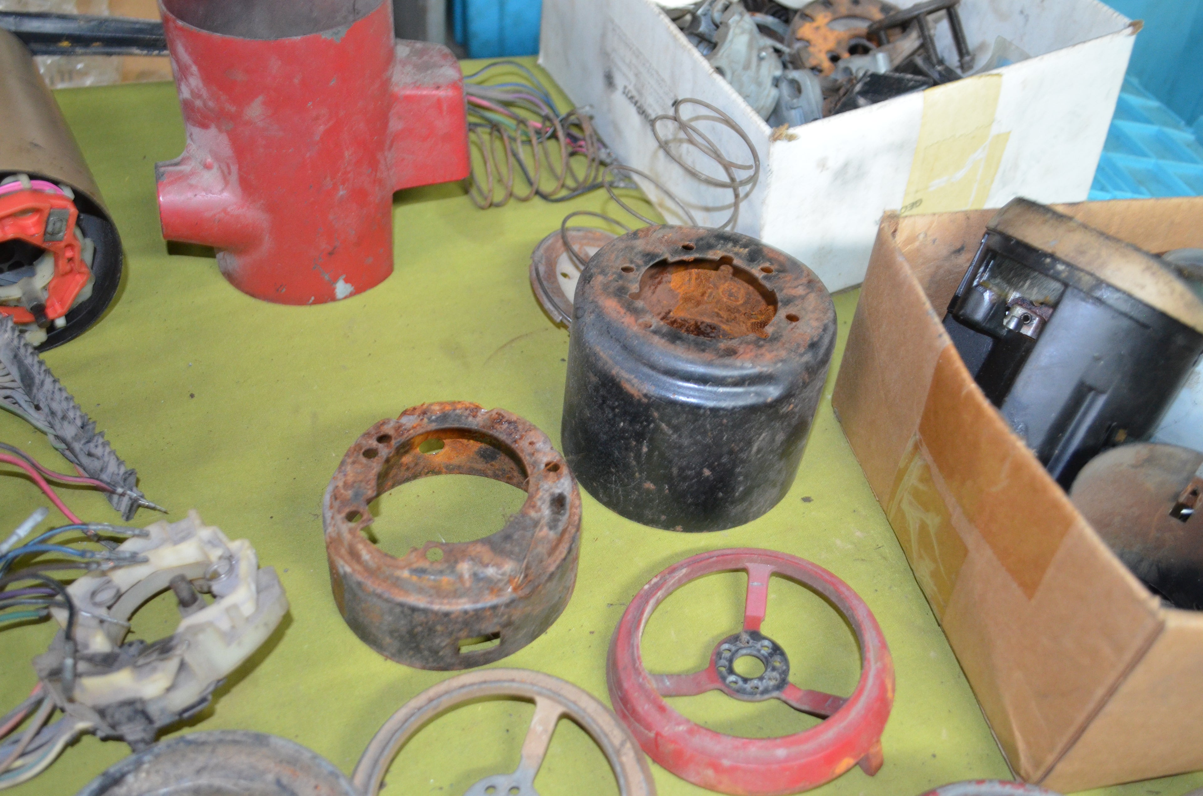 1968 1980 Corvette steering column parts complete tote full (prefer local pickup)