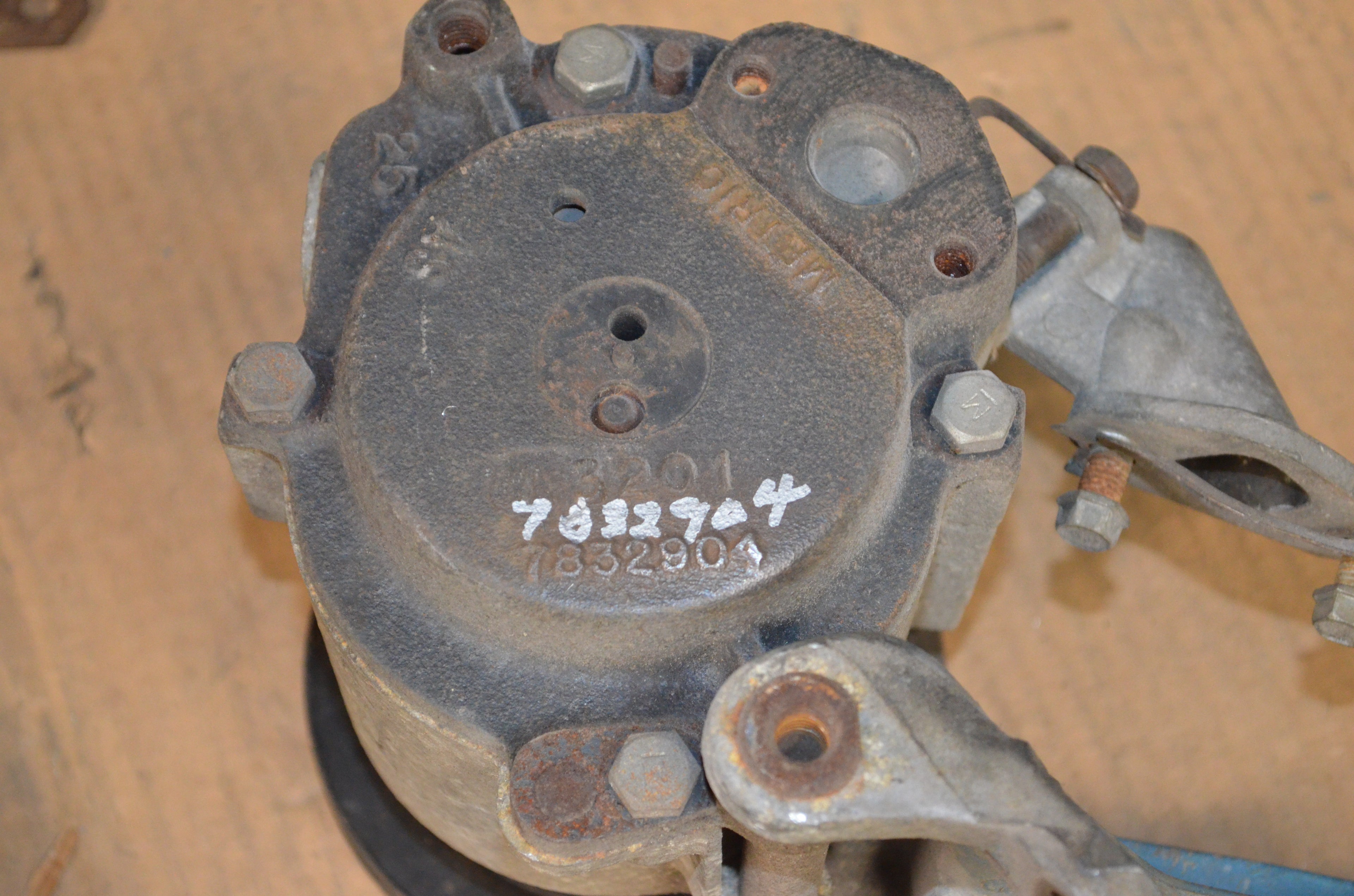 1975-82 CHEVROLET CORVETTE CAMARO SMOG PUMP w brackets 7832904